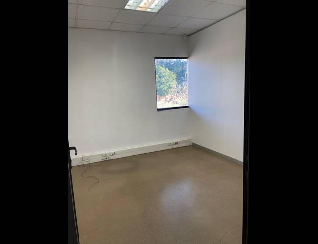 183M² OFFICE TO LET IN GILLITTS